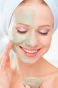 Clay mask against blackheads