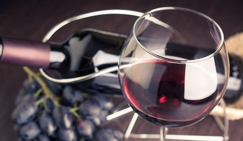 Червоне вино та виноград